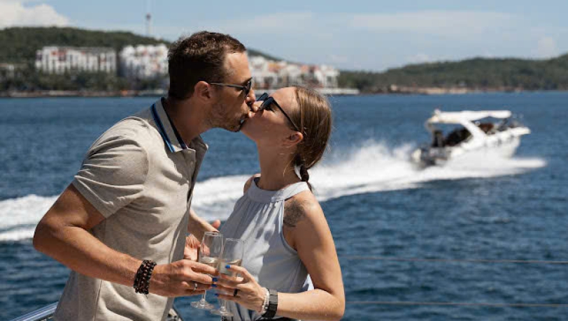 TRẢI NGHIỆM DU THUYỀN CỰC SANG TẠI PHÚ QUỐC