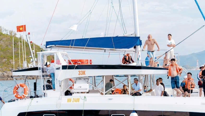 TRẢI NGHIỆM DU THUYỀN CỰC SANG TẠI PHÚ QUỐC